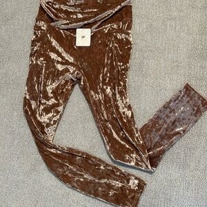 Fabletics crushed velour taupe crossover‎ leggings, size large New